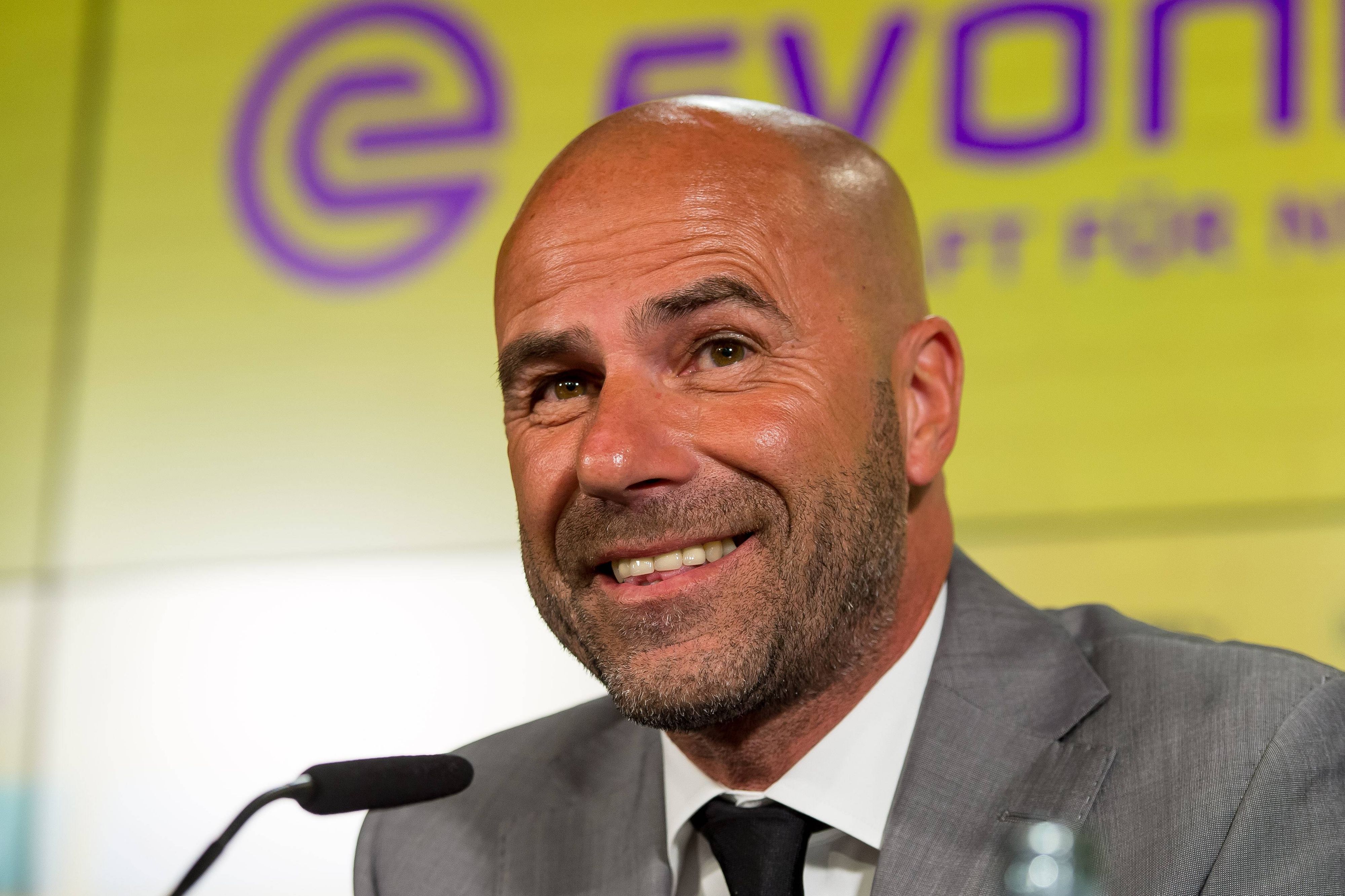 Peter Bosz Trainer von Borussia Dortmund bei einem Pressetermin