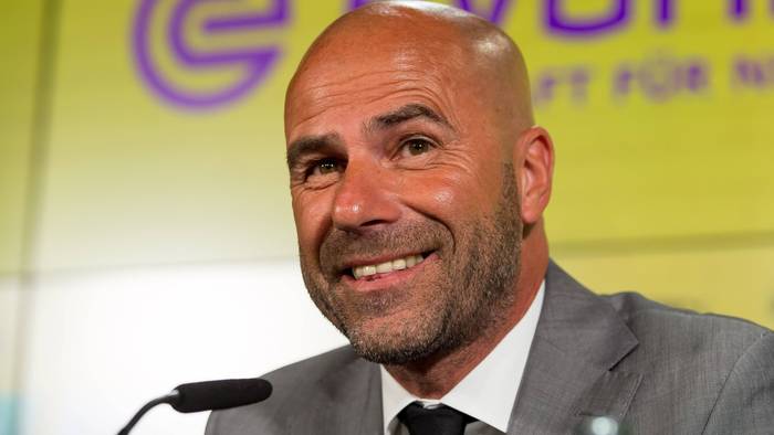 Peter Bosz Trainer von Borussia Dortmund bei einem Pressetermin