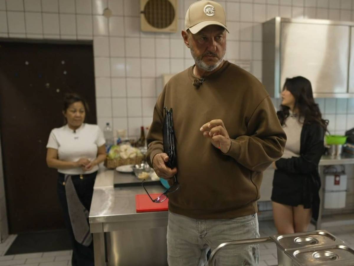 Bei der Besichtigung der Küche war Frank Rosin klar: Hier kann und darf aktuell nicht gekocht werden. (Bild: Kabel Eins)