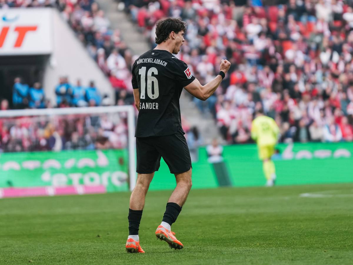 Philipp Sander nach seinem Treffer gegen den 1. FC Köln.