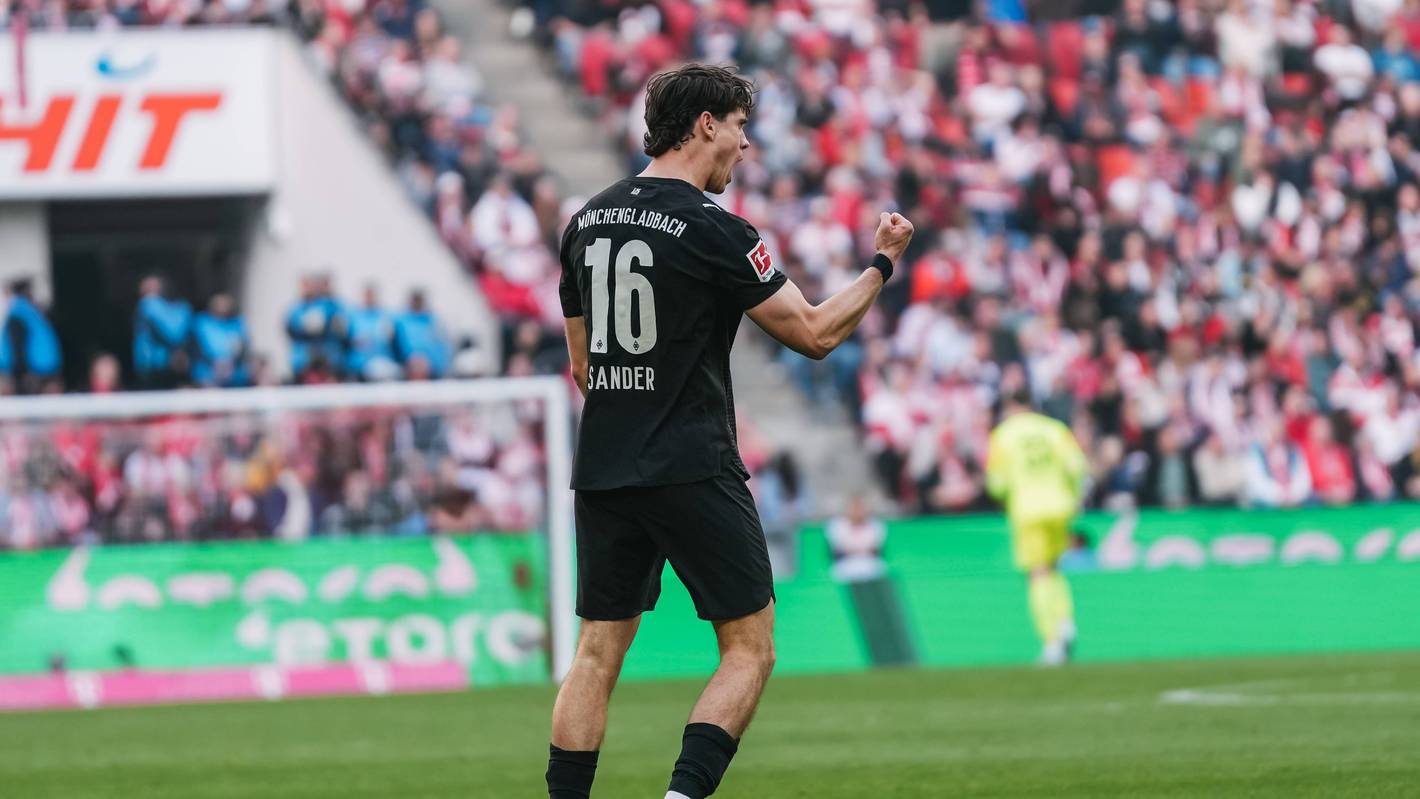 Philipp Sander nach seinem Treffer gegen den 1. FC Köln.