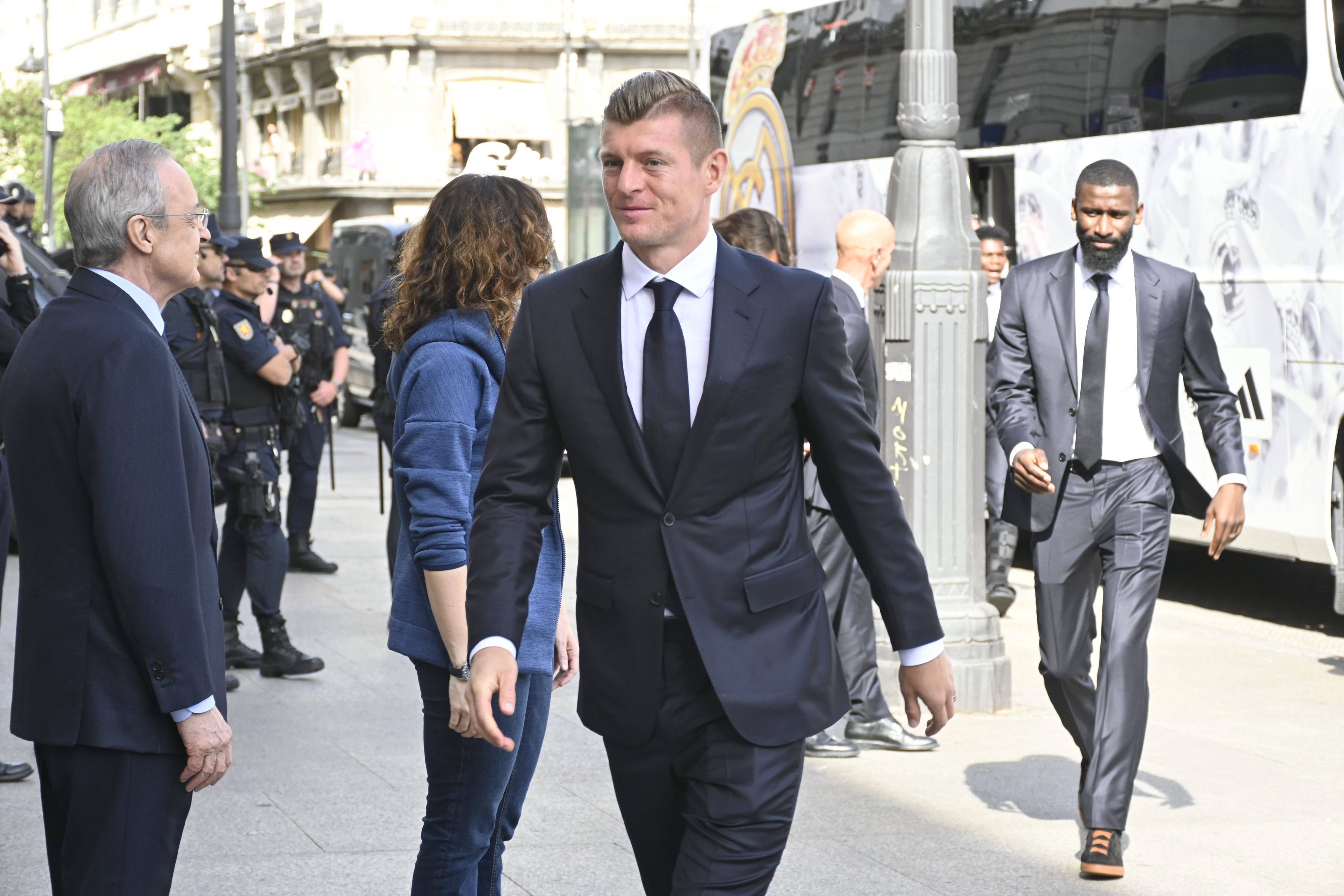Toni Kroos beim Empfang der Mannschaft von Real Madrid nach Gewinn der La-Liga-Meisterschaft 2024 in der Real Casa de Correos in