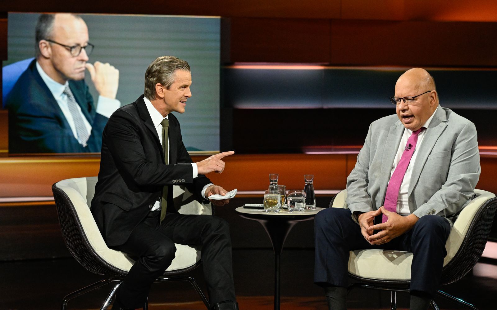 Am Donnerstagabend war Peter Altmaier (rechts) bei „Markus Lanz“ zu Gast. (Bild: ZDF / Markus Hertrich)