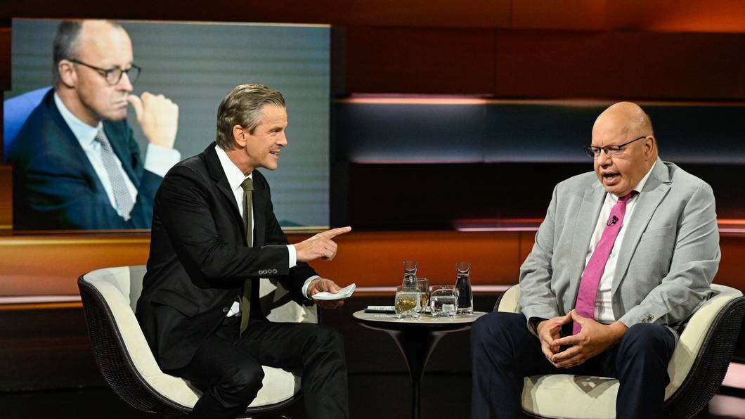 Am Donnerstagabend war Peter Altmaier (rechts) bei „Markus Lanz“ zu Gast. (Bild: ZDF / Markus Hertrich)
