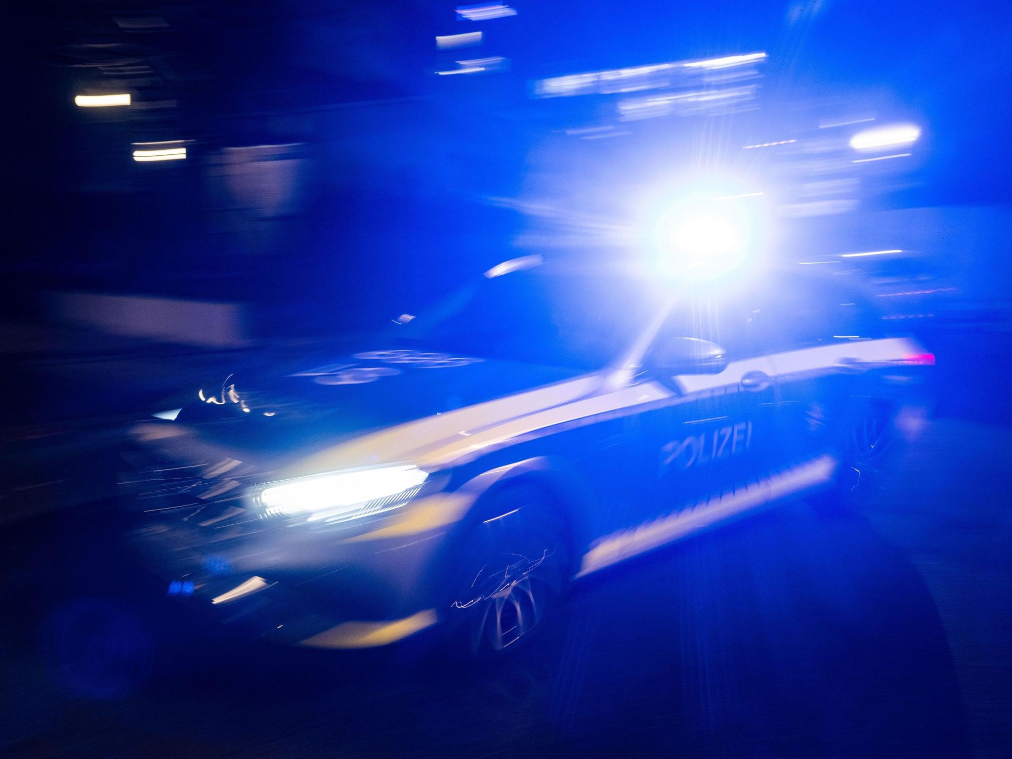 Der Fahrer flüchtet über mehrere Städte in Richtung Kamen, mit Kindern im Auto. (Symbolbild)