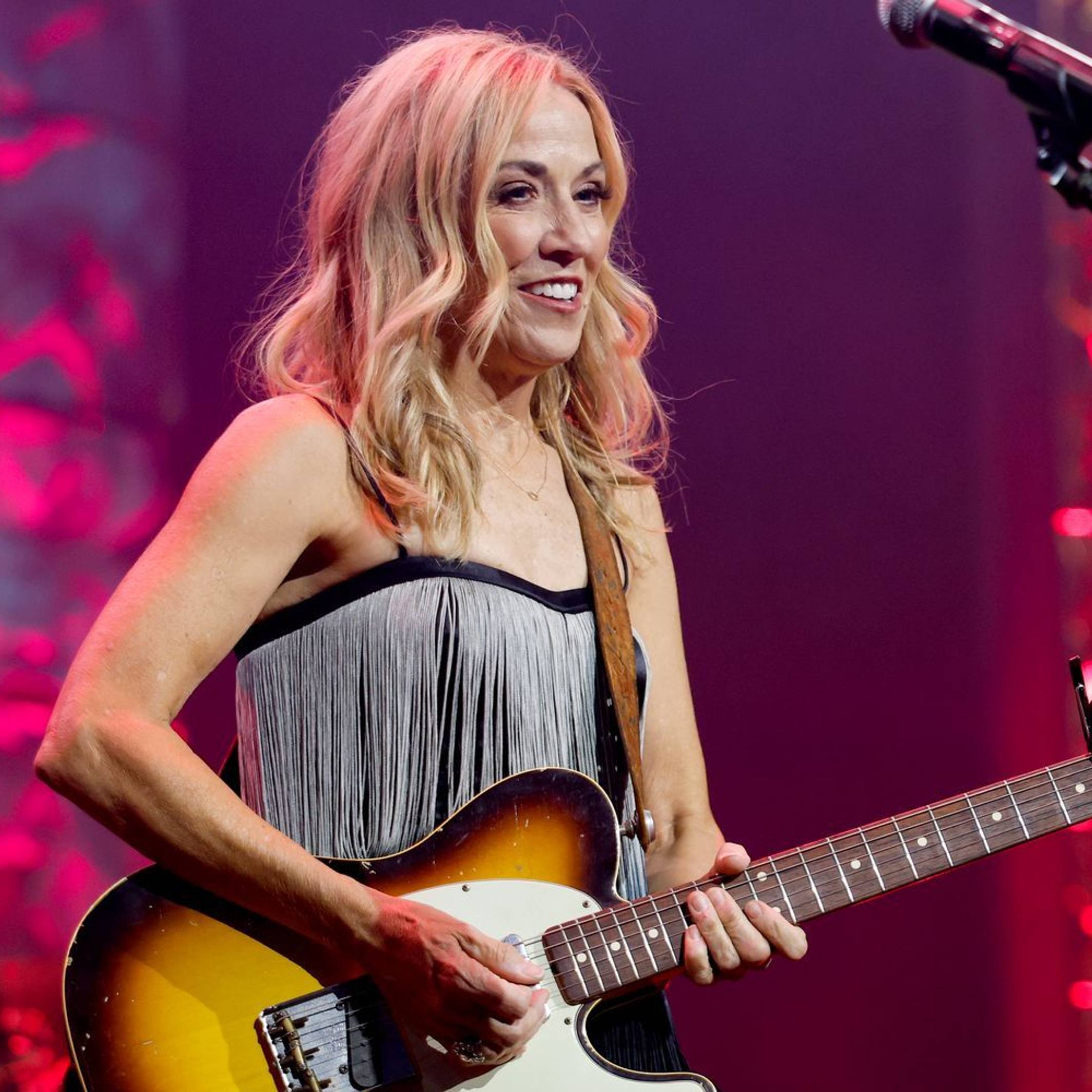 Sheryl Crow veröffentlicht mit „Pick Me Up“ ein neues Album. (Bild: Jason Kempin/Getty Images for ACM)
