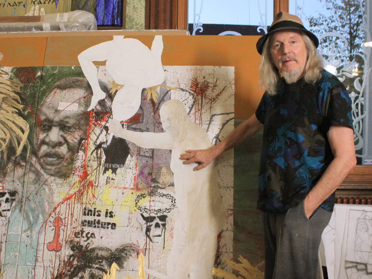 Der ehemalige Kunstfälscher Wolfgang Beltracchi steht in seinem Atelier am Vierwaldstätter See vor einem unfertigen Bild. Beltracchi will ein Gemälde zurück - und kämpft vor Gericht dafür. (Archivbild)