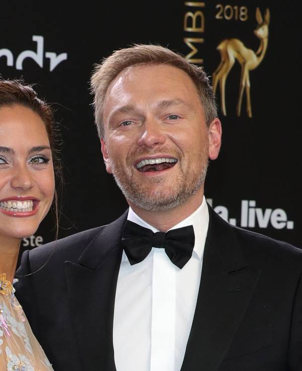 Mit Christian Lindner hat Franca Lehfeldt eine gemeinsame Tochter. In der „NDR Talk Show“ hat sie nun übers Muttersein gesprochen. (Bild: 2018 Getty Images/Andreas Rentz)