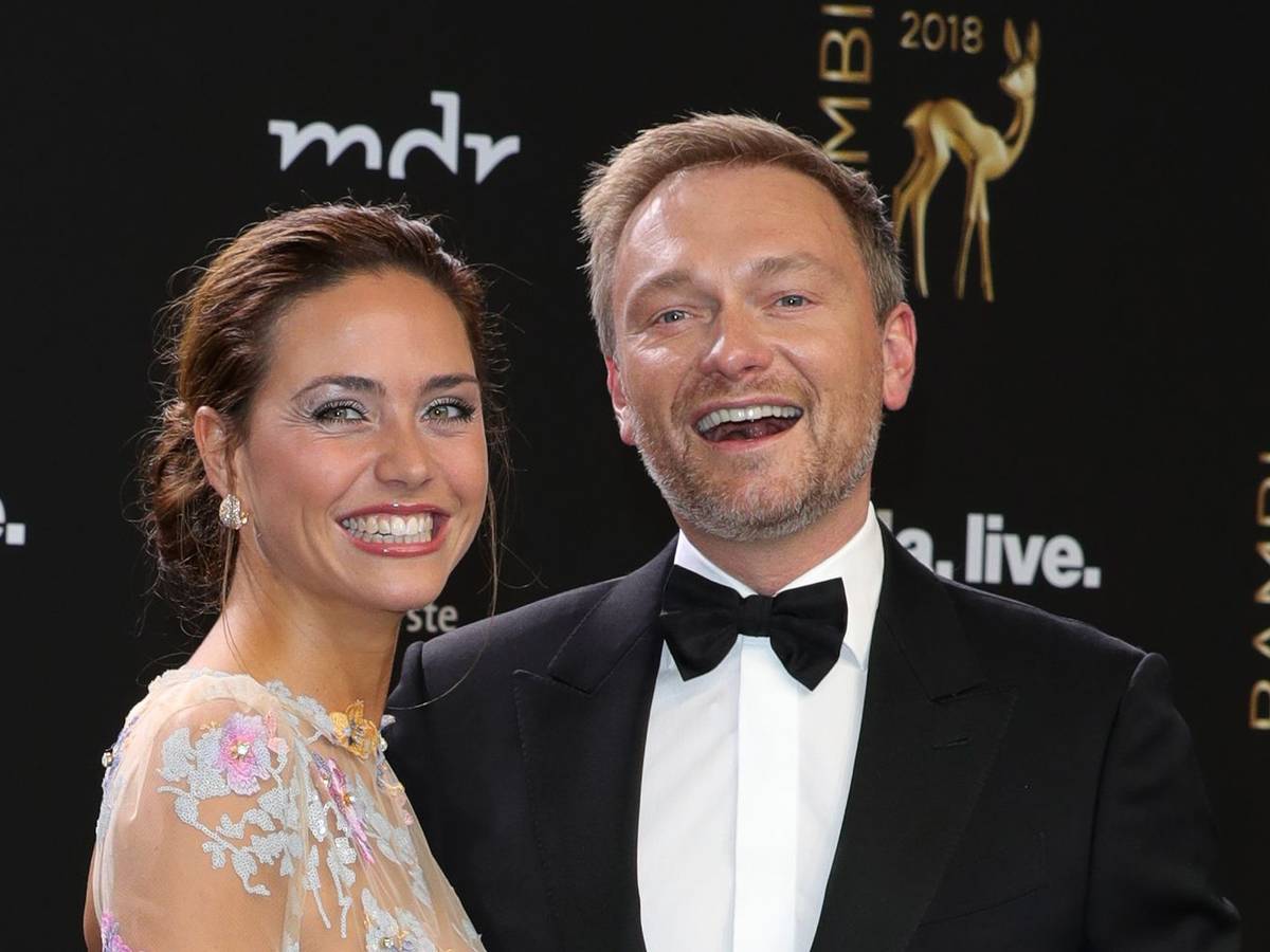 Mit Christian Lindner hat Franca Lehfeldt eine gemeinsame Tochter. In der „NDR Talk Show“ hat sie nun übers Muttersein gesprochen. (Bild: 2018 Getty Images/Andreas Rentz)