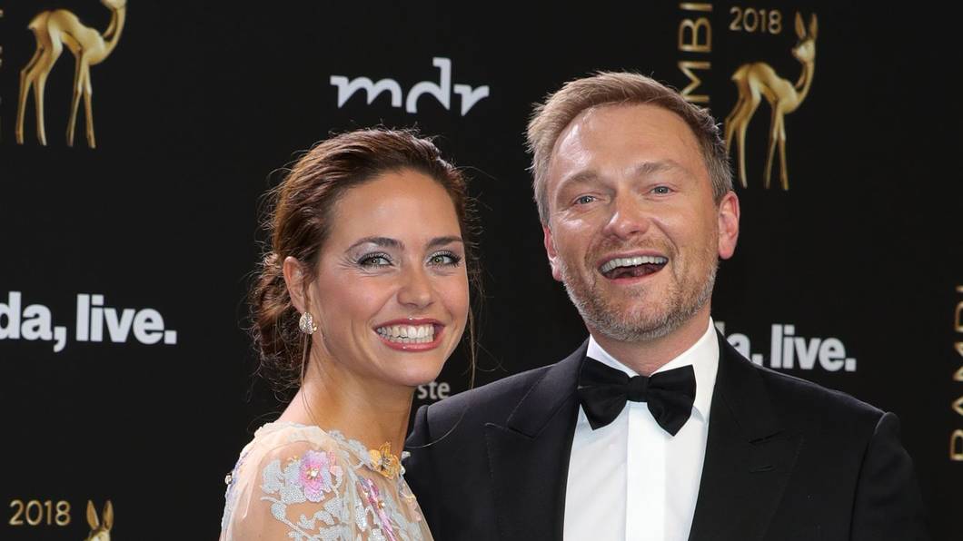 Mit Christian Lindner hat Franca Lehfeldt eine gemeinsame Tochter. In der „NDR Talk Show“ hat sie nun übers Muttersein gesprochen. (Bild: 2018 Getty Images/Andreas Rentz)