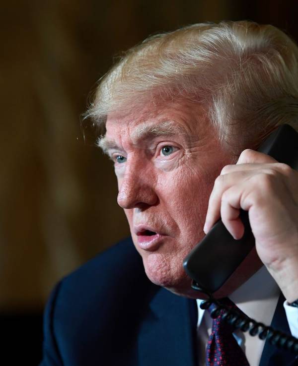 Donald Trump und Wladimir Putin telefonieren.