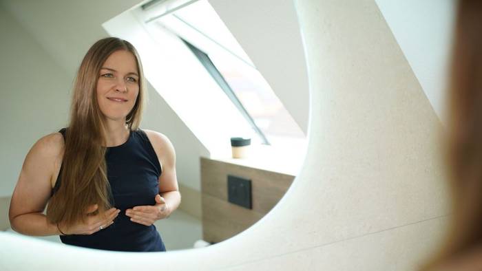 Vanessa ist Trägerin einer BRCA2-Genmutation und hat dadurch ein deutlich erhöhtes Risiko, im Laufe ihres Lebens an Brustkrebs zu erkranken. (Bild: BR / Bernd Thomas)