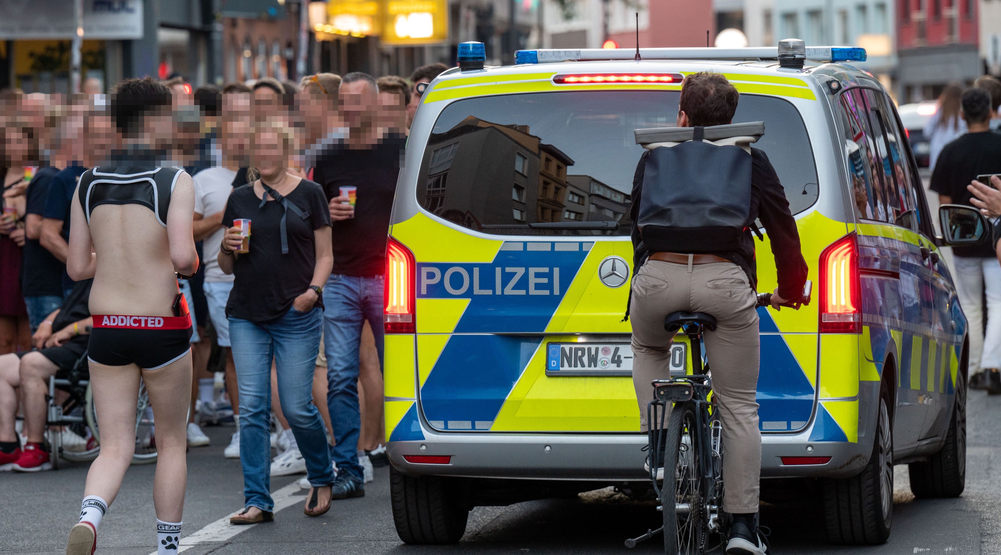 01.07.2022, Köln: ColognePride (CSD-Straßenfest) in der Schaafenstraße. Foto: Uwe Weiser