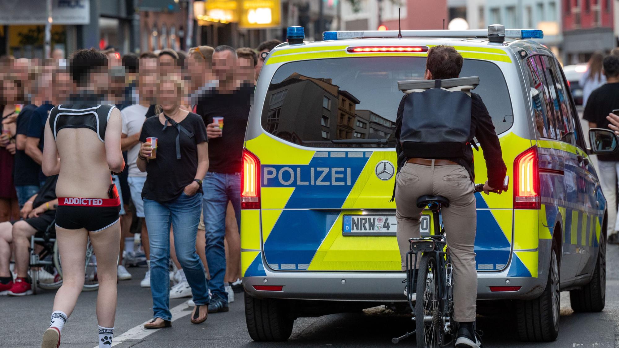 01.07.2022, Köln: ColognePride (CSD-Straßenfest) in der Schaafenstraße. Foto: Uwe Weiser