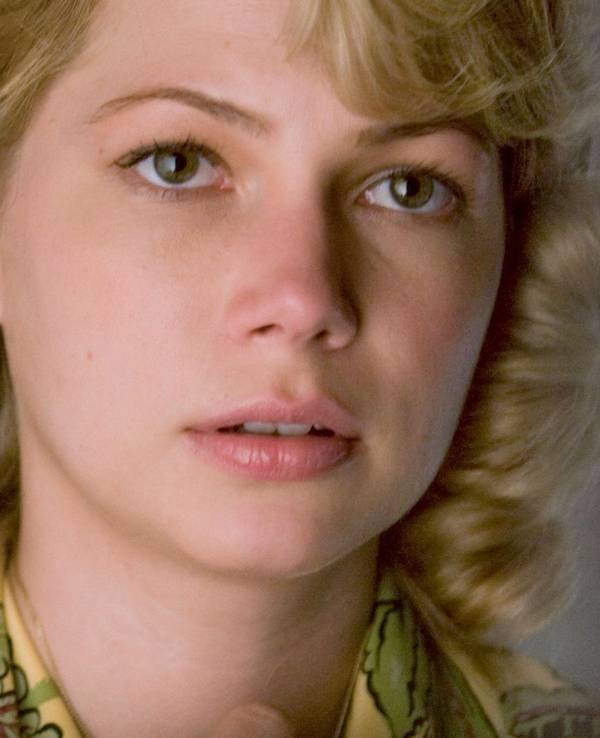 Dolores (Michelle Williams) ist psychisch schwer erkrankt. (Bild: 2026 Paramount Pictures)