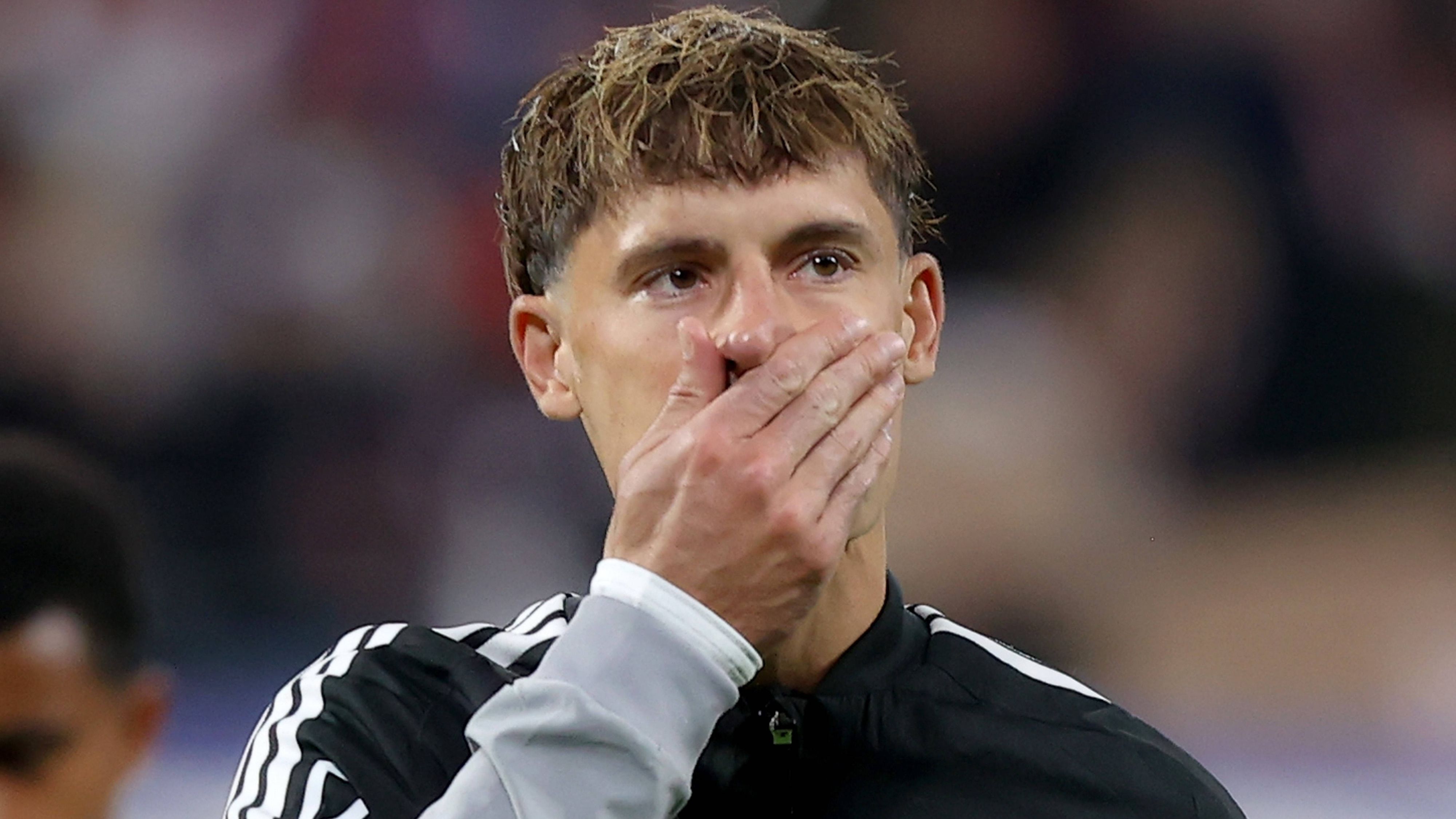 Bedient nach dem Spiel von Eintracht Frankfurt: Robin Koch.