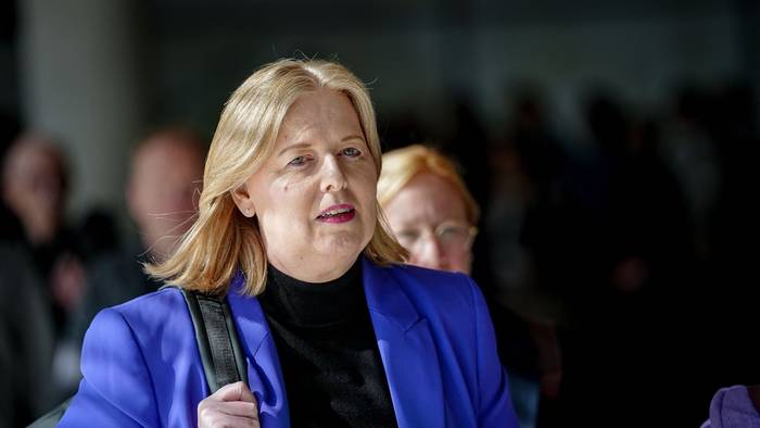 Bärbel Bas (SPD), Bundesministerin für Arbeit und Soziales und SPD-Parteivorsitzende, kommt zur Sitzung ihrer Bundestagsfraktion.