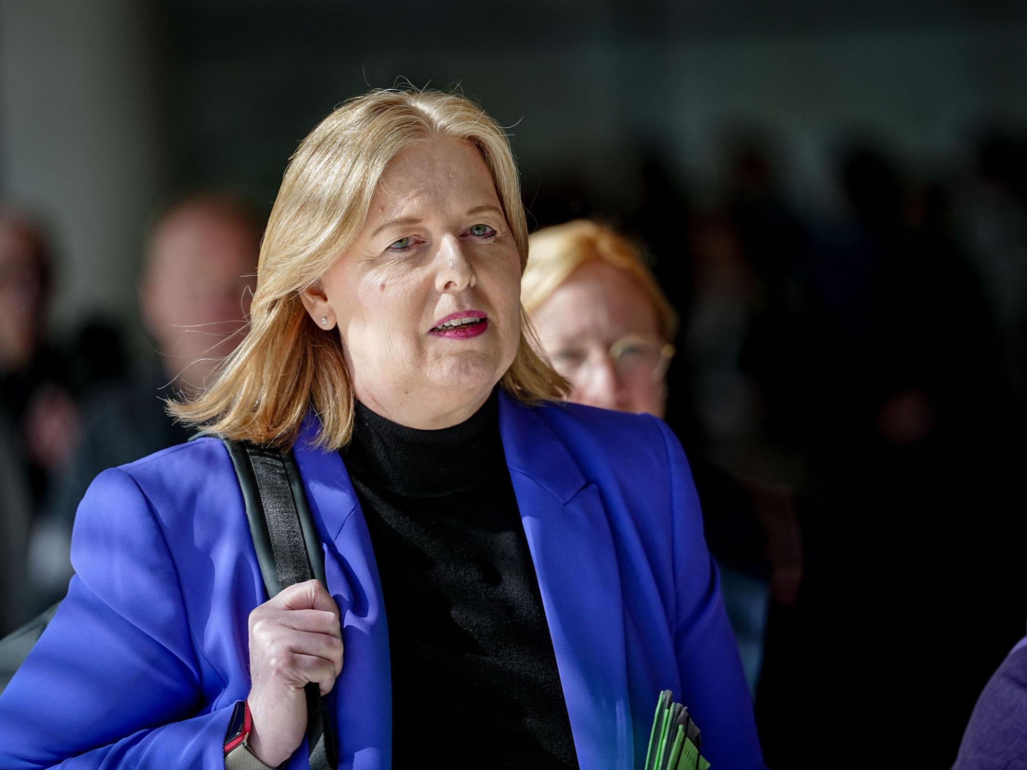 Bärbel Bas (SPD), Bundesministerin für Arbeit und Soziales und SPD-Parteivorsitzende, kommt zur Sitzung ihrer Bundestagsfraktion.