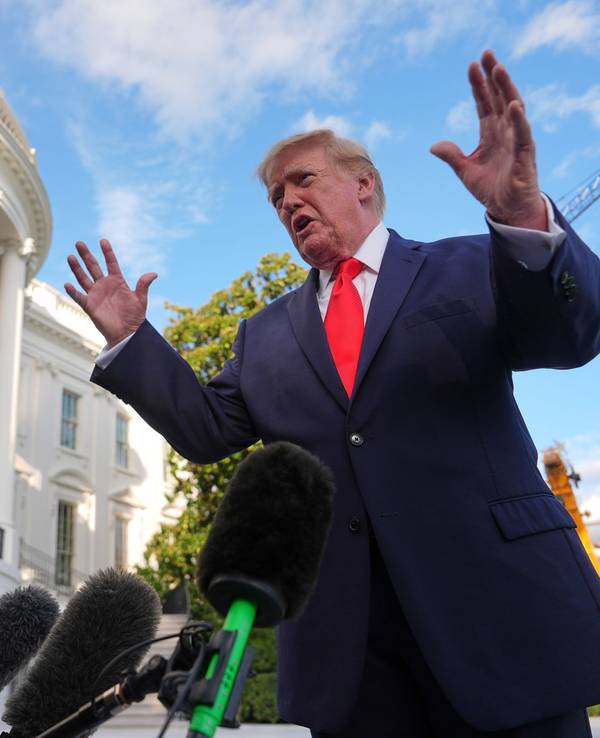 US-Präsident Trump posiert.