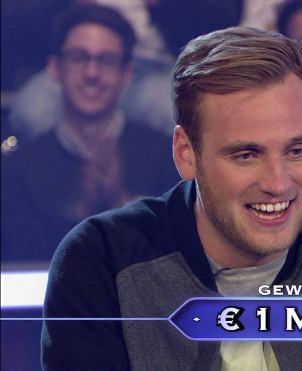 „Aus insgesamt wie vielen Steinchen besteht der klassische von Ernö Rubik erfundene Zauberwürfel?“ - Diese Frage beantwortete Leon Windscheid 2015 korrekt und krönte sich so zum Millionär. (Bild: MG RTL D)