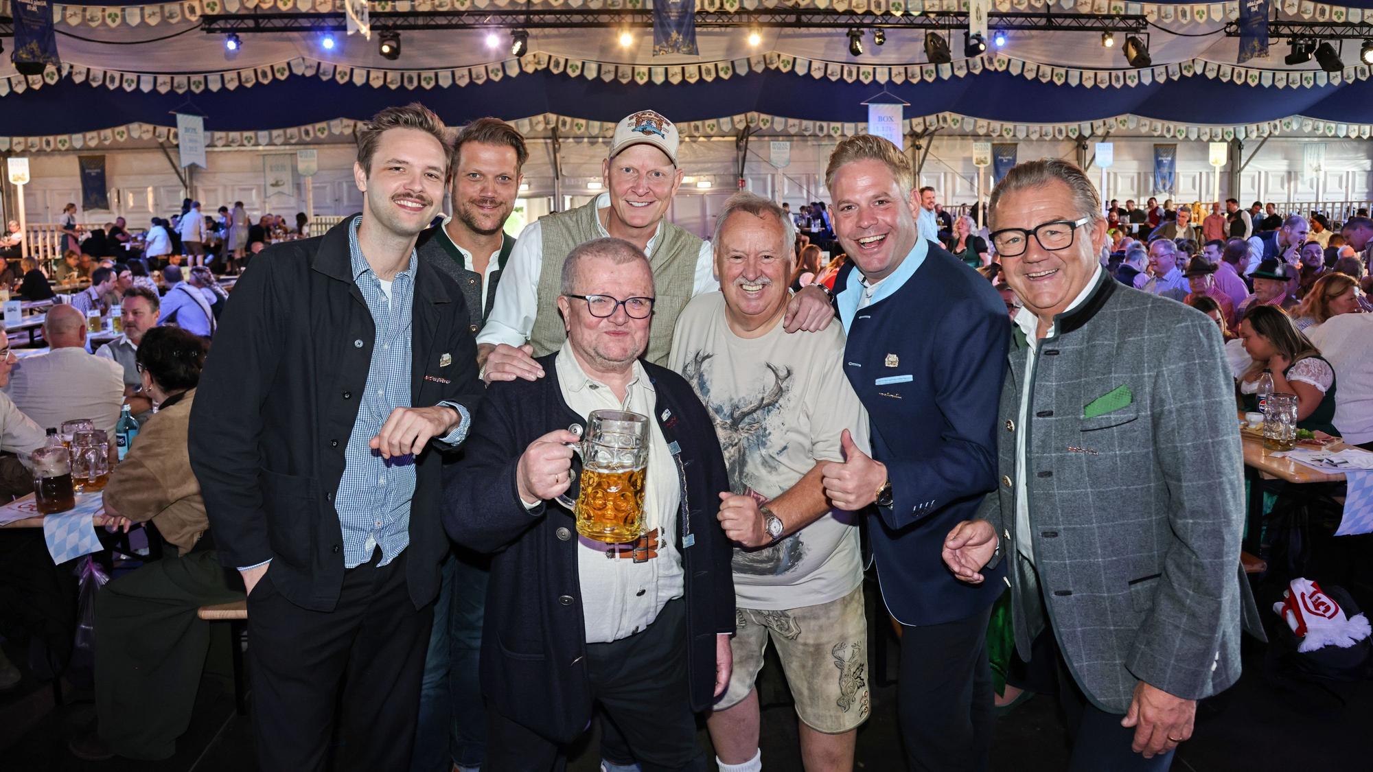 Horst Müller mit Martin Kuhlewind, Alexander Barth, Jochen Damm, Peter van den Brock, Ken Reise und Frank Remagen.