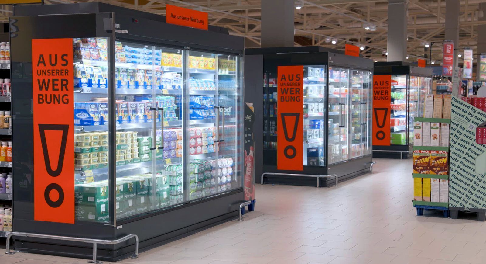 Sparstufe Rot! Supermärkte arbeiten bei ihren Sonderagebote vor allem mit der Signalfarbe Rot.  (Bild: SWR)