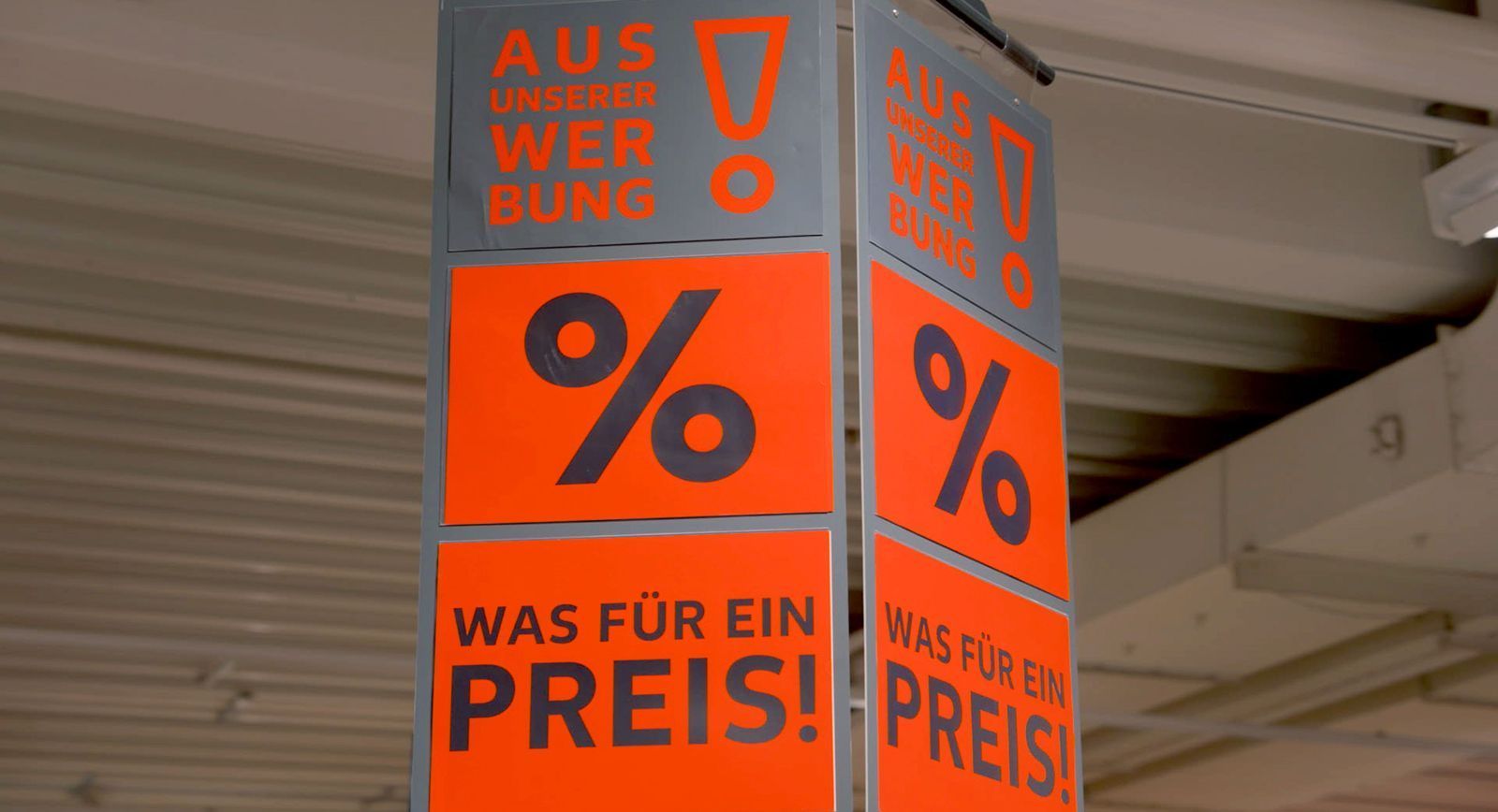 Aufgepasst: Ein Sonderangebot liegt nur dann vor, wenn das ganze Schild einen roten Hintergrund und schwarze oder weiße Schrift enthält. (Bild: SWR)