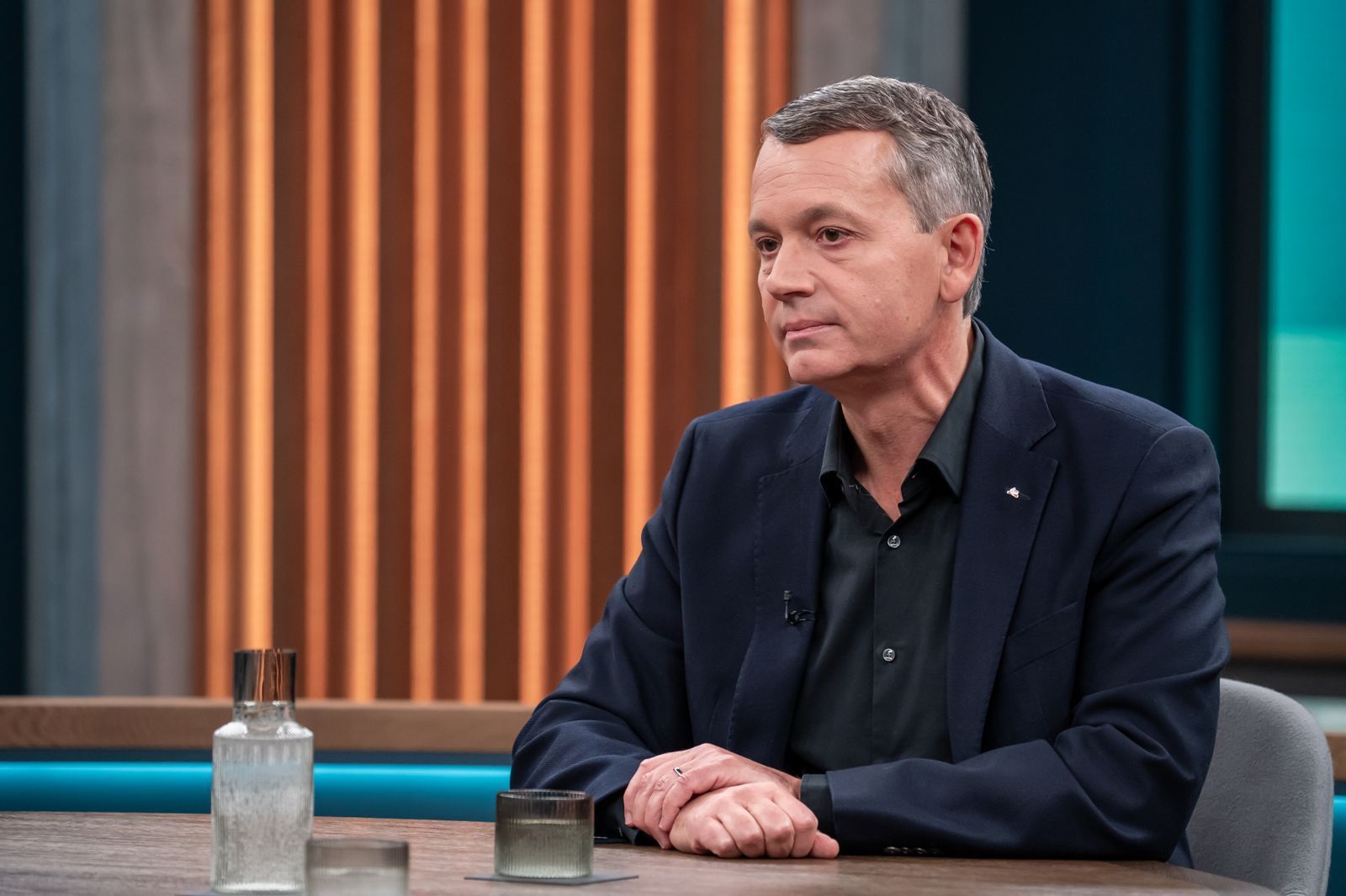 Unternehmer Christoph Werner fordert einen Mechanismus, der die Rücknahme von Gesetzen ermöglicht, die ihren intendierten Effekt in der Praxis verfehlen. (Bild: NDR/Thomas Ernst)