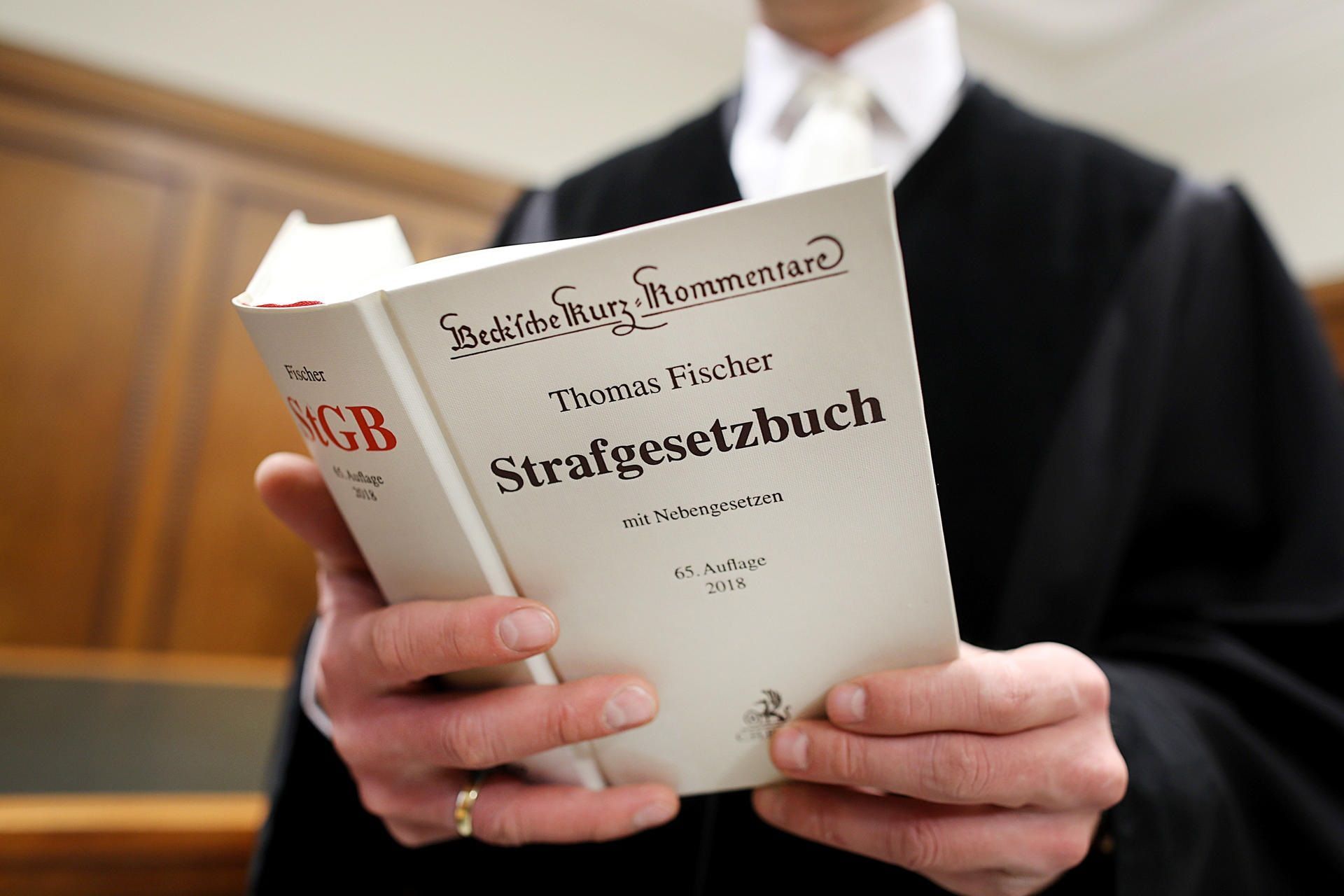 Das Kölner Amtsgericht verhandelt gegen einen Kölner Rechtsanwalt.