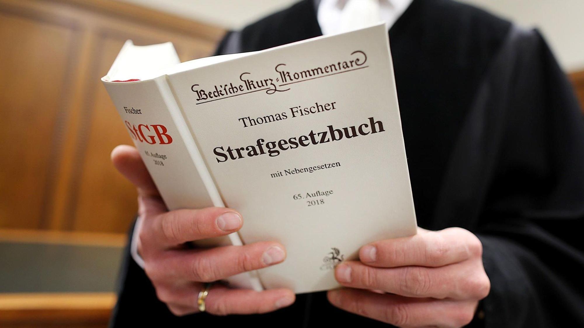 Das Kölner Amtsgericht verhandelt gegen einen Kölner Rechtsanwalt.