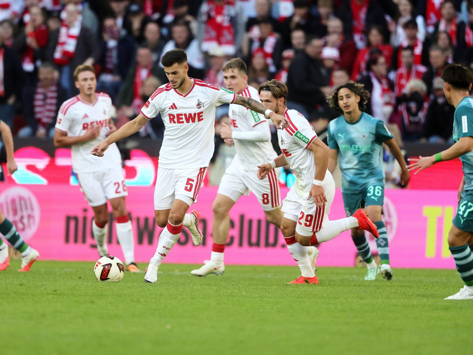Tom Krauß für den 1. FC Köln am Ball