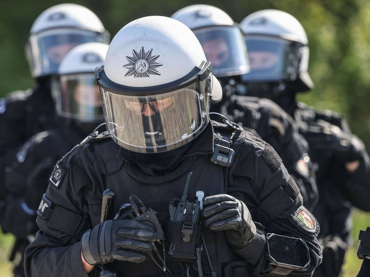 An einer Gesamtschule in Wuppertal ist Amokalarm ausgelöst worden. (Symbolbild)