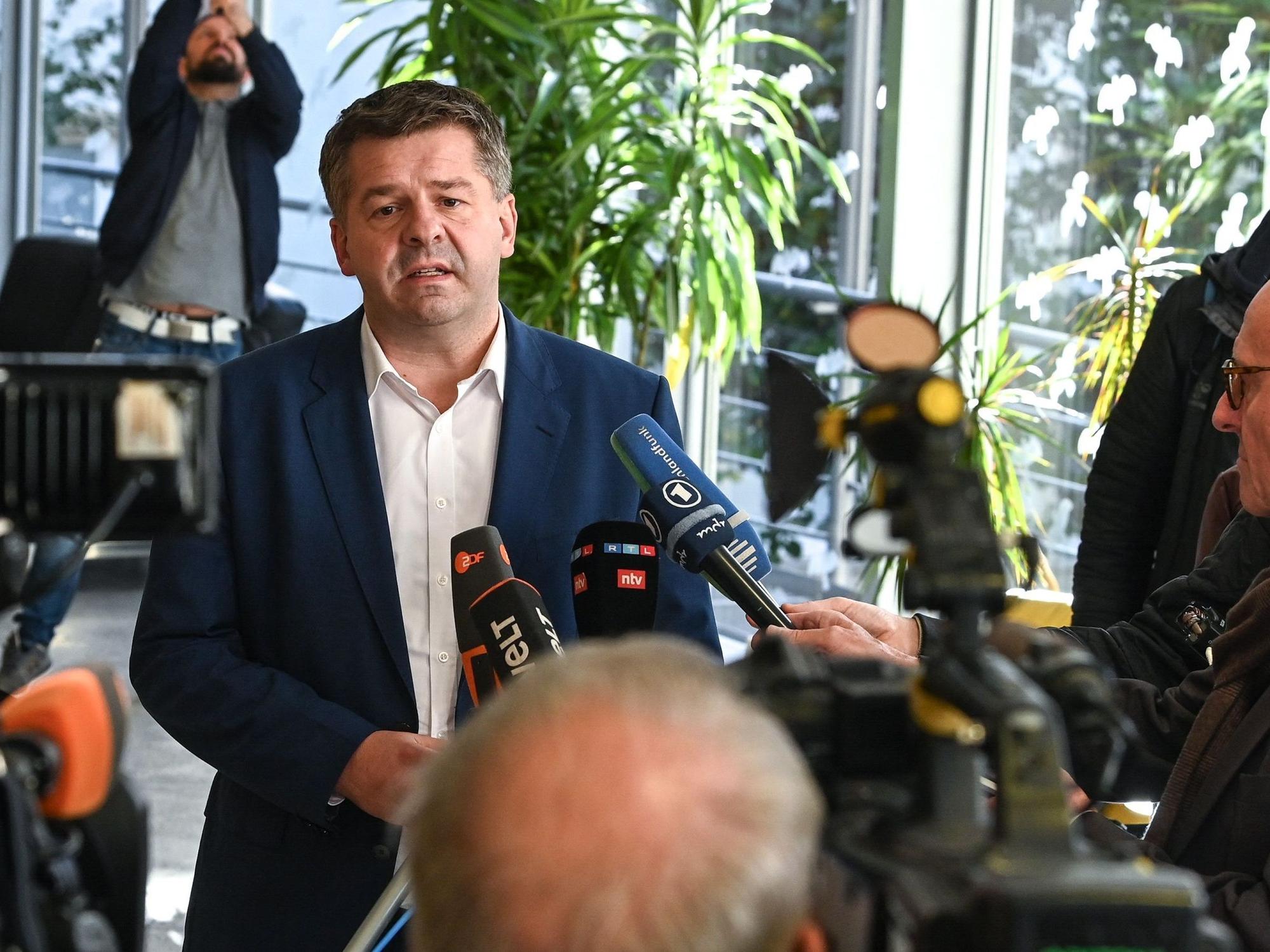 Sven Schulze, CDU-Fraktionsvorsitzender und Ministerpräsident von Sachsen-Anhalt, nach der Fraktionsversammlung der CDU‑Landtagsfraktion.