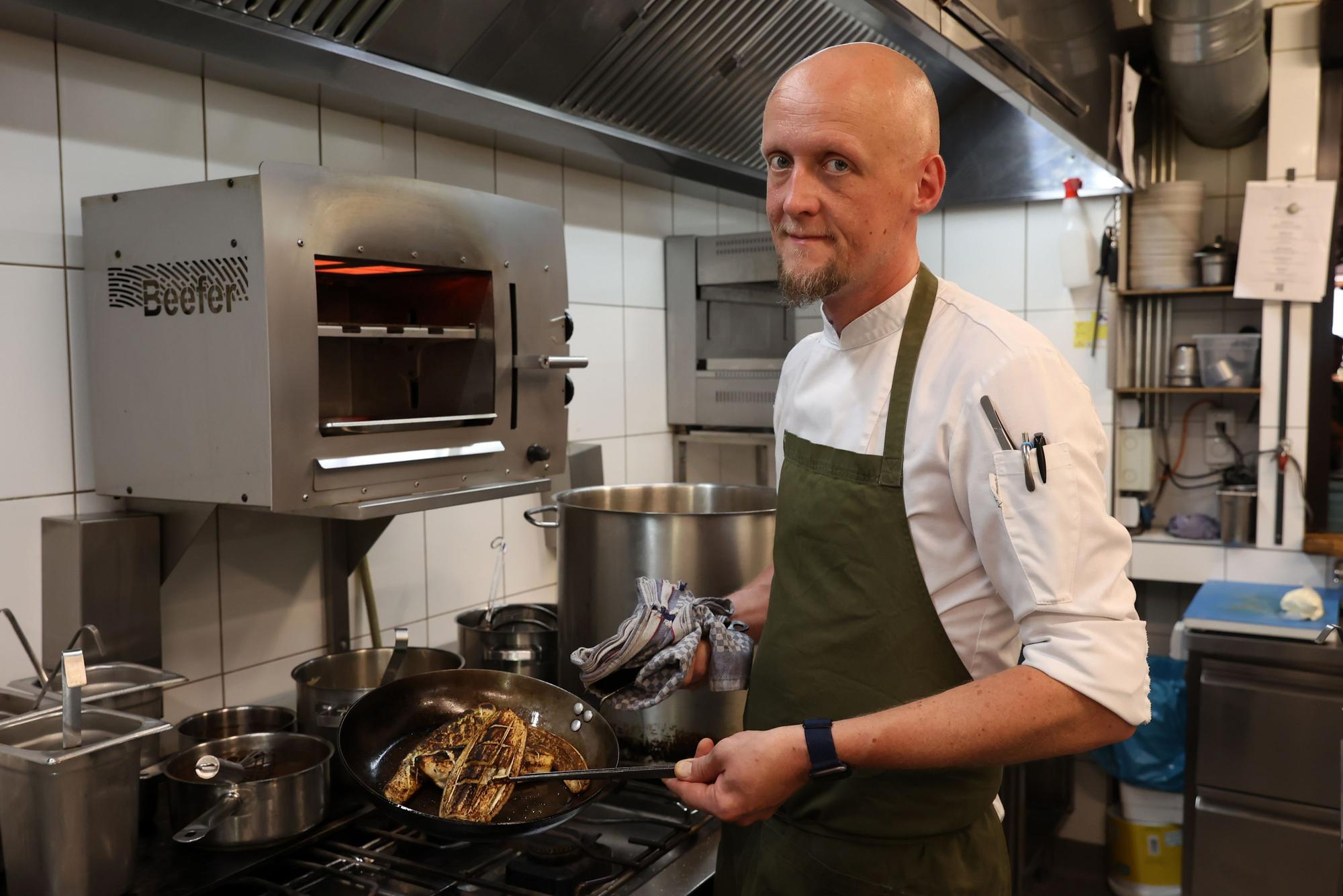 Chefkoch Sven Kloppenburg ist einer der Betreiber des Johann-Schäfer-Brauhauses.