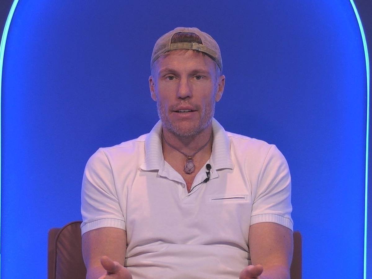 Christian Lell ärgert sich über die „Gruppendynamik“ im „Promi Big Brother“-Haus. (Bild: Joyn)