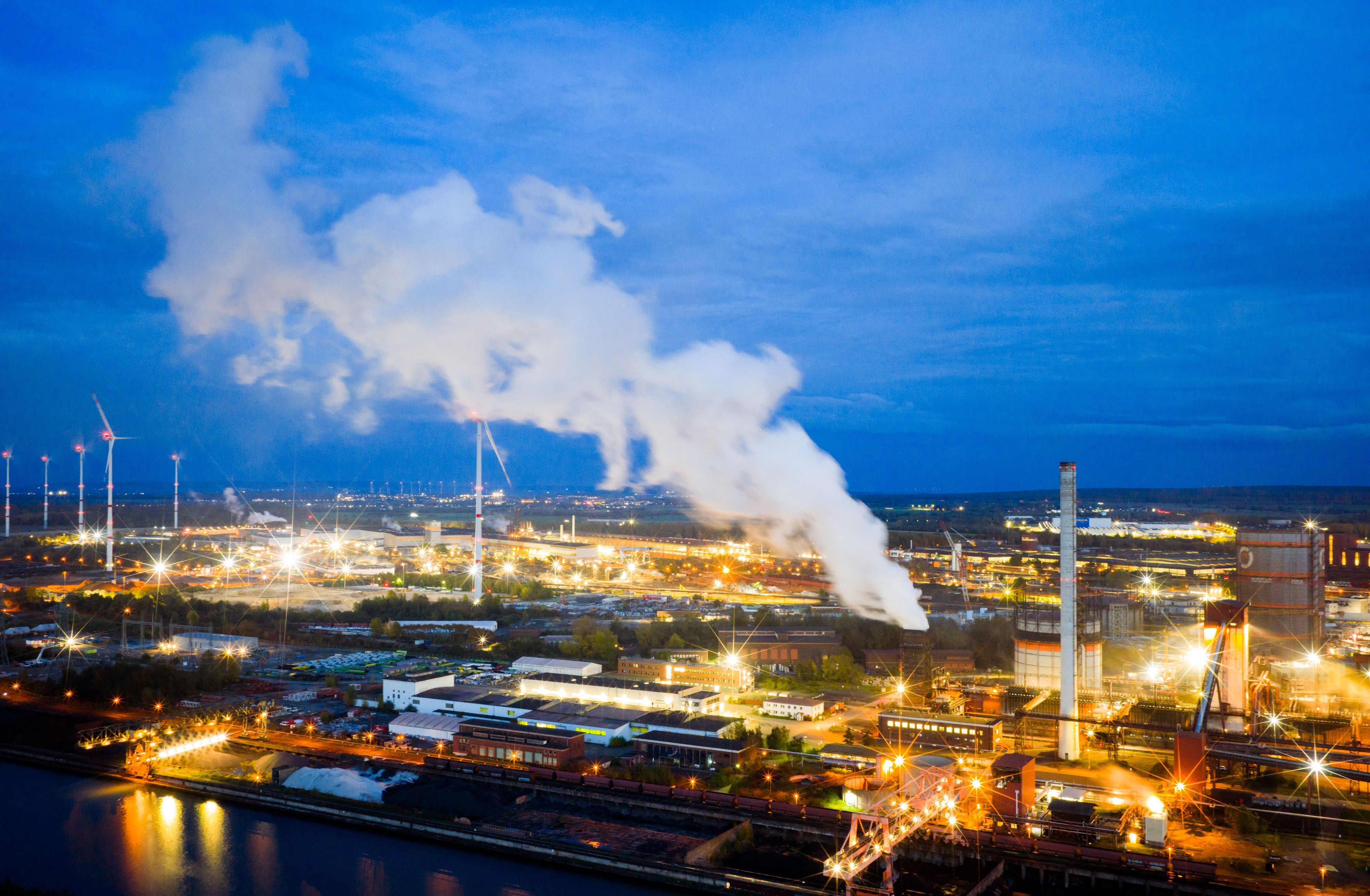 Blick auf das Gelände der Salzgitter AG: Der deutschen Wirtschaft geht es besser als noch im Sommer erwartet.