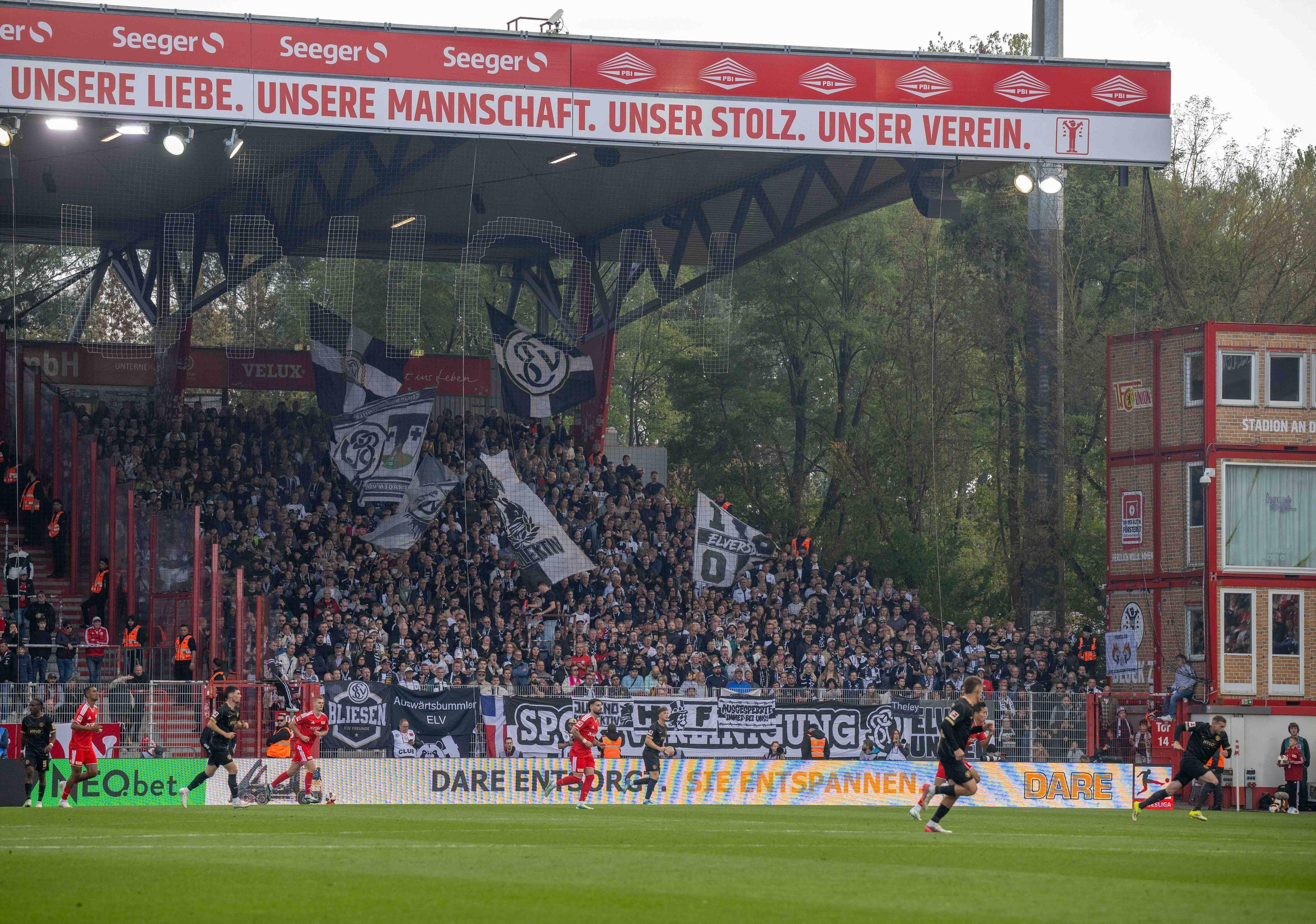 Eklat im Fan-Block: Bundesliga-Capo schmeißt hin – dann knallt’s | Express