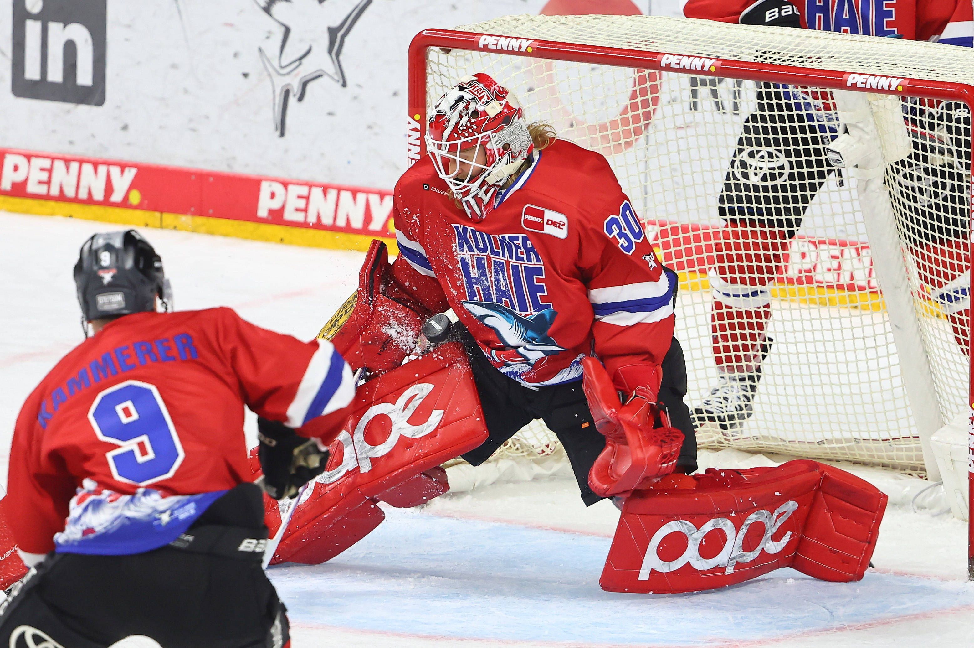 Mirko Pantkowski als Goalie der Kölner Haie.