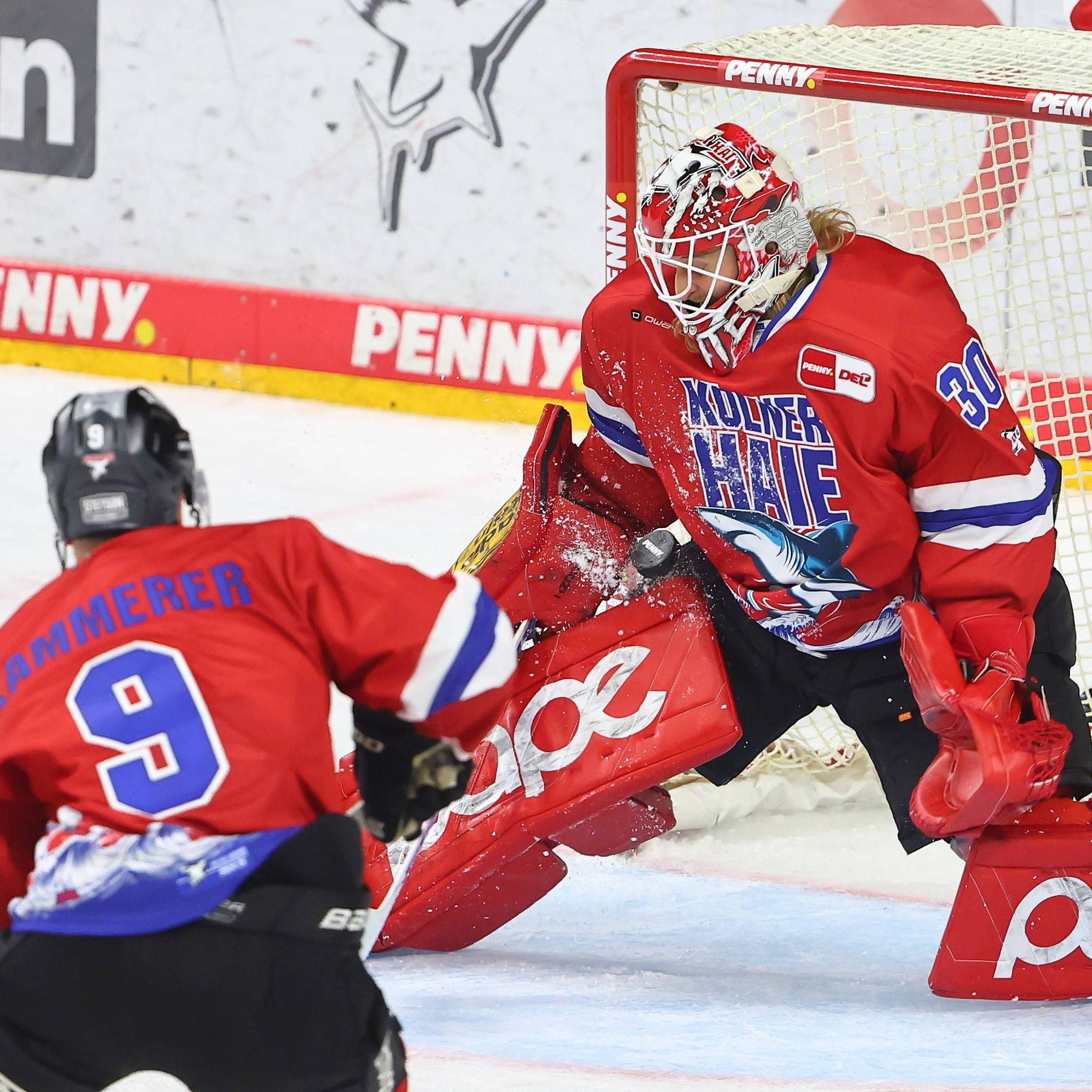 Mirko Pantkowski als Goalie der Kölner Haie.