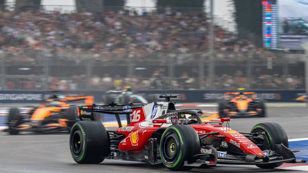 Charles Leclerc in seinem Ferrari beim Singapore Grand Prix.