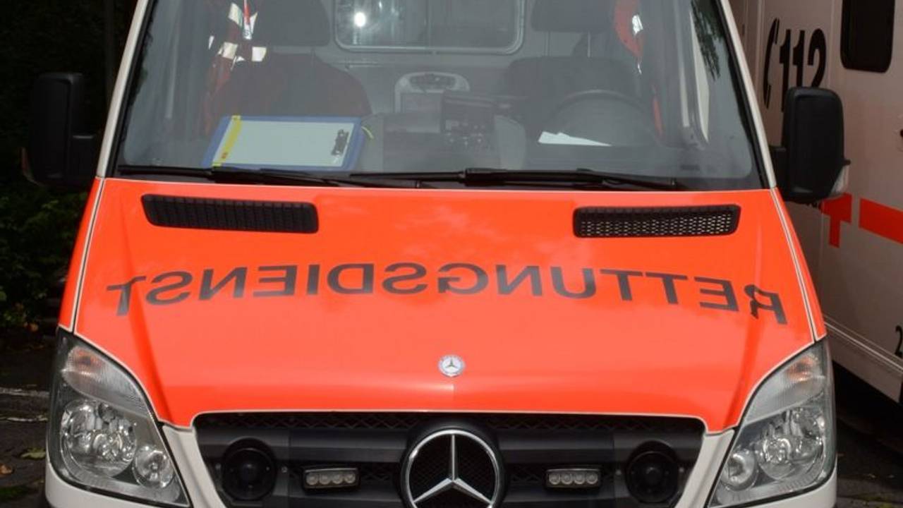 Ein 19-Jähriger wurde bei einem Verkehrsunfall in Haan schwer verletzt (Symbolbild).