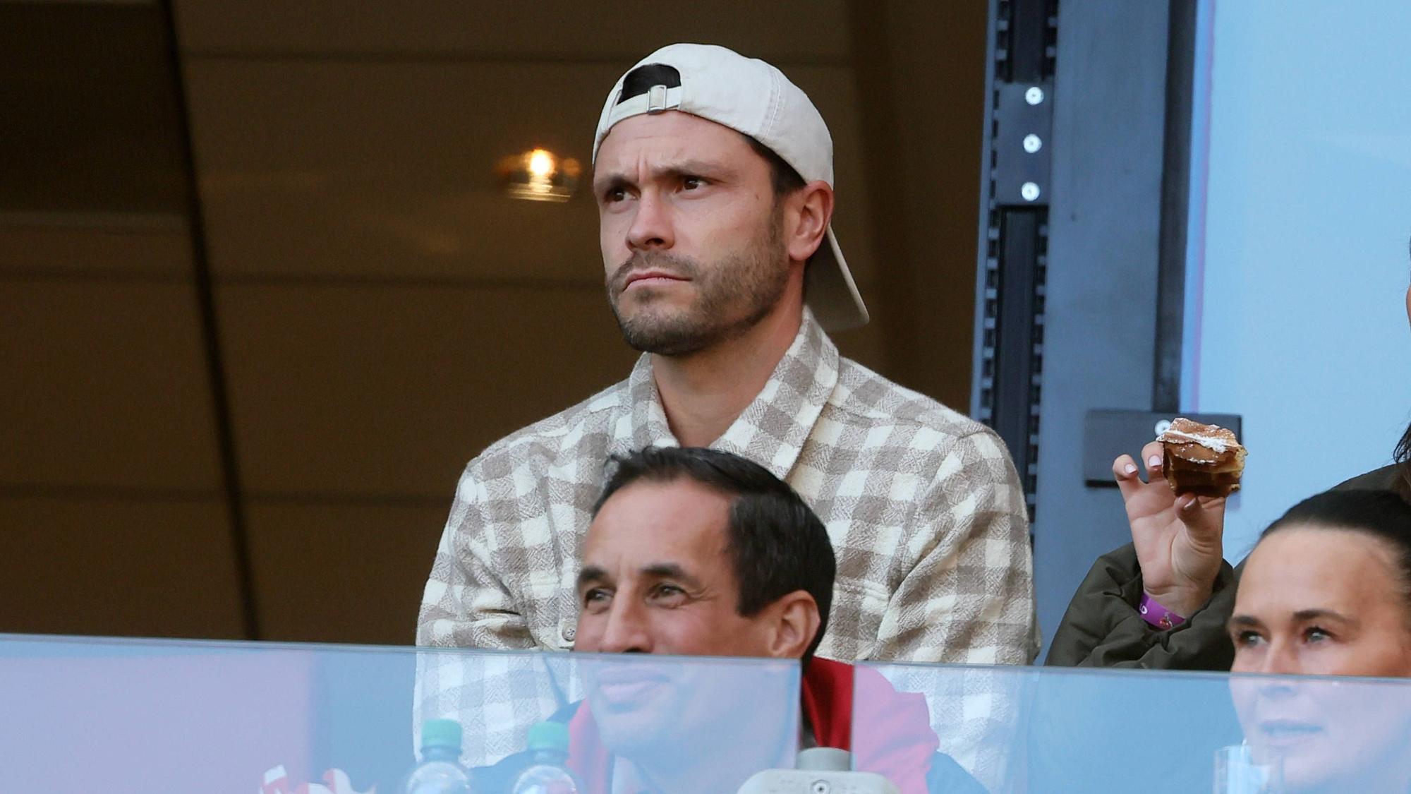 Beim 1. FC Köln auf der Tribüne: Jonas Hector.