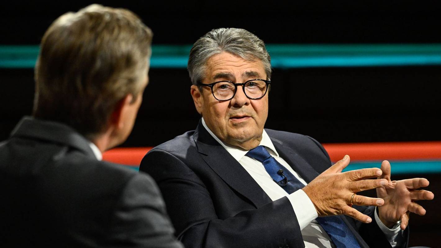 Im Gespräch mit Markus Lanz stärkte Sigmar Gabriel dem Bundeskanzler den Rücken und erklärte, dass die SPD vom Erfolg von Merz profitieren würde. (Bild: ZDF / Markus Hertrich)