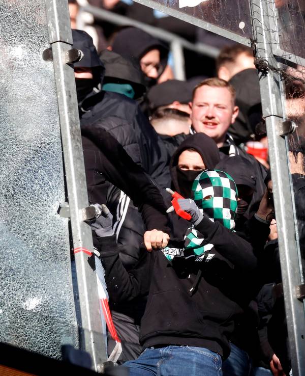 Derby-Krawalle beim Spiel des 1. FC Köln gegen Gladbach.