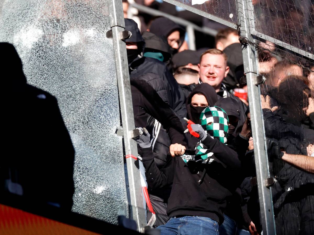 Derby-Krawalle beim Spiel des 1. FC Köln gegen Gladbach.