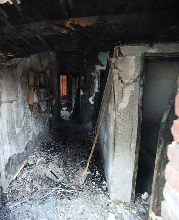 Eine ausgebrannte Wohnung nach einem Feuerinferno.