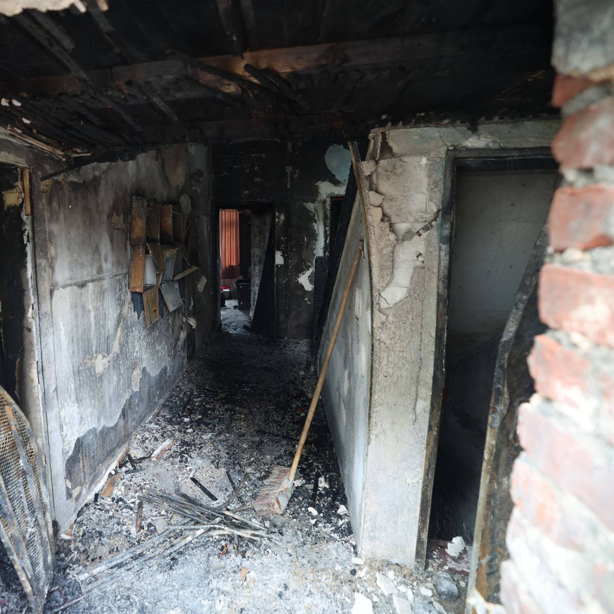 Eine ausgebrannte Wohnung nach einem Feuerinferno.