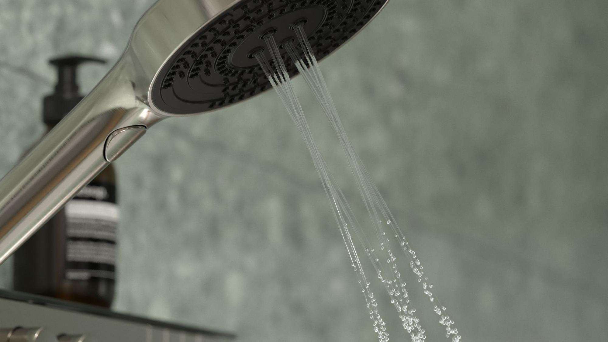 Ein Duschkopf mit anpassbarem Wasserstrahl von Ideal Standard