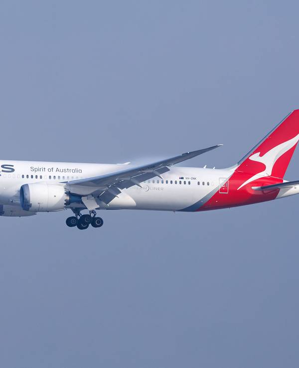 Eine Qantas Boeing 787-9 Dreamliner im Landeanflug.
