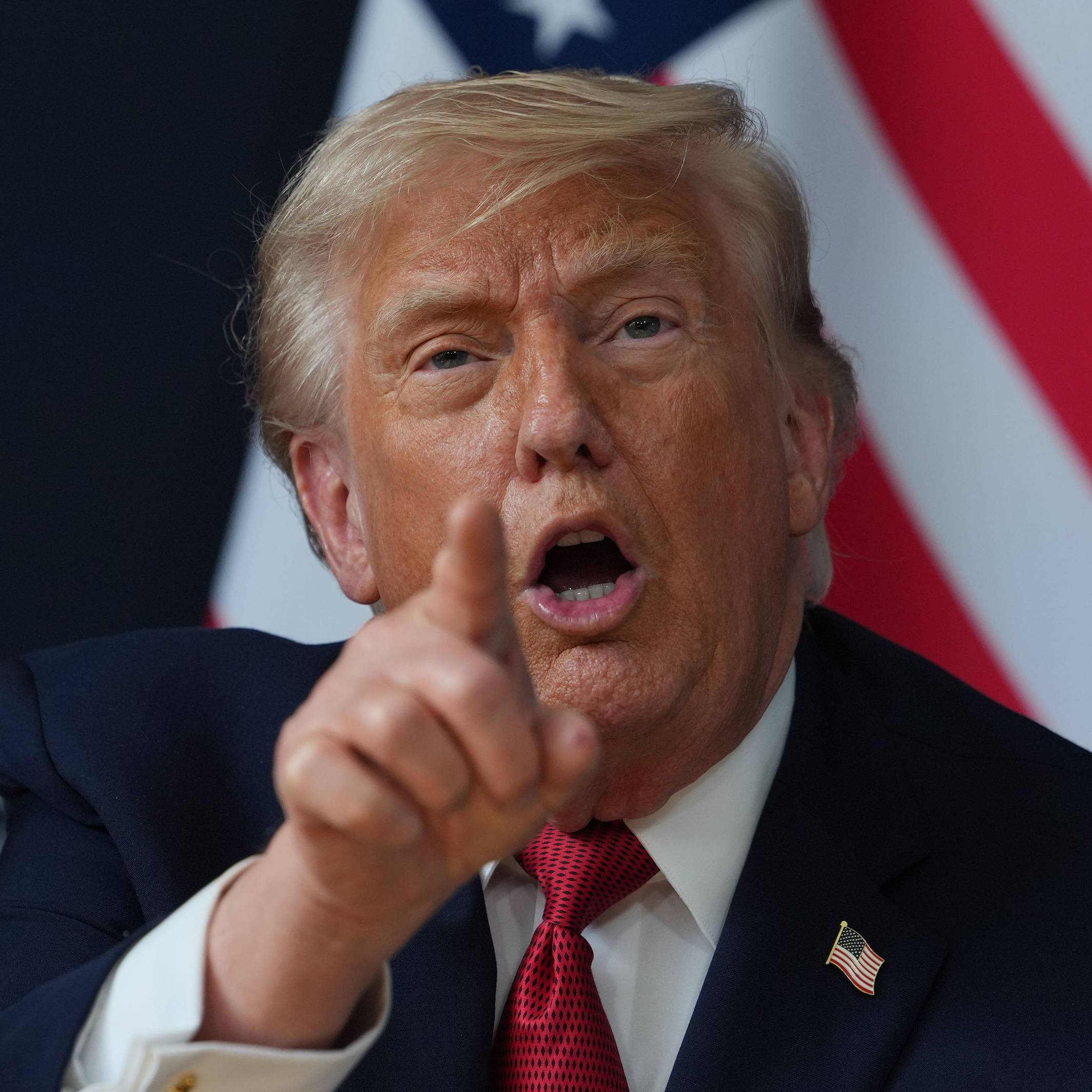 US-Präsident Donald Trump (Archivbild): Die USA erwägen nach CNN-Informationen den Einsatz ihrer größten nicht-atomaren Bombe gegen den Iran.